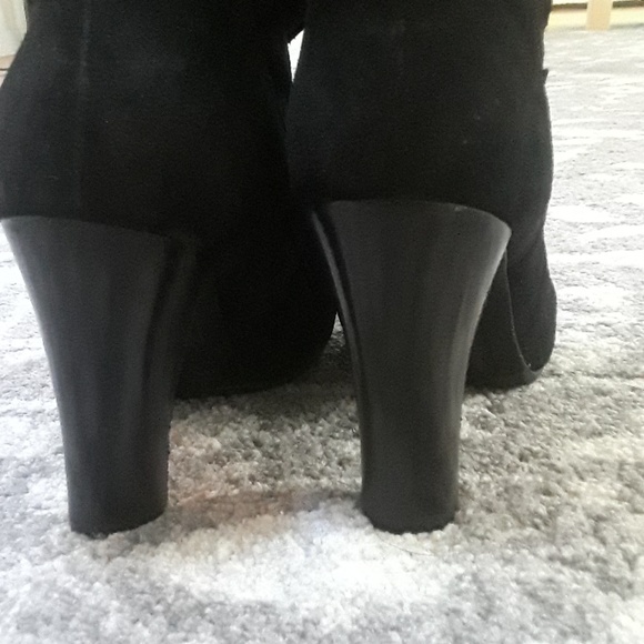 Michael Kors Black Leather and Suede Boots - Picture 5 of 7